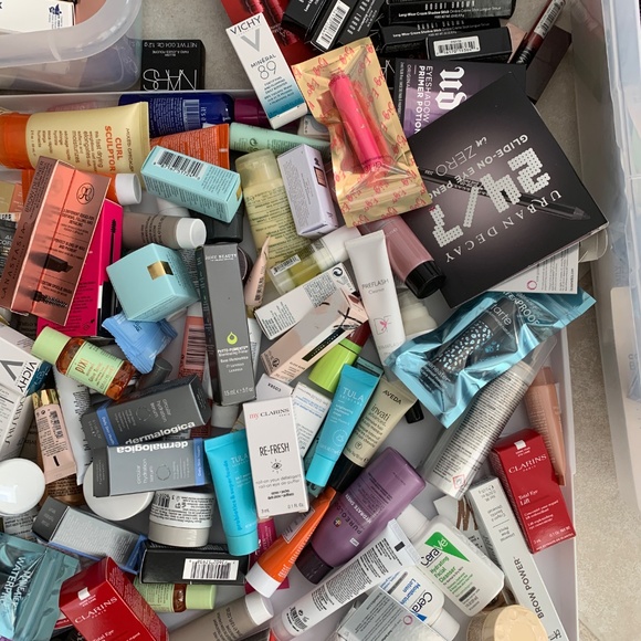 High End Lot Qty 10 Deluxe Travel Size Cosmetic Skincare Makeup Hair Samples NEW - Picture 8 of 14